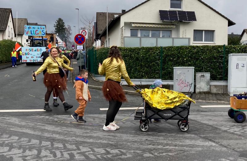 IMG_0700_kleingruppe.jpg (95279 Byte)